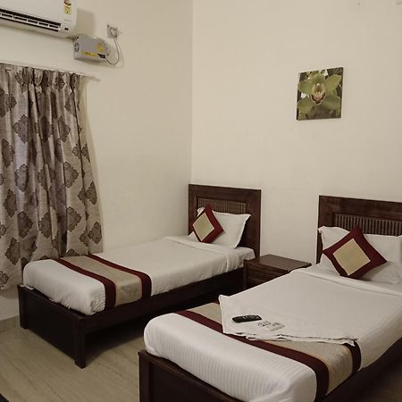 צ'נאי Iris Comfort Inn מראה חיצוני תמונה