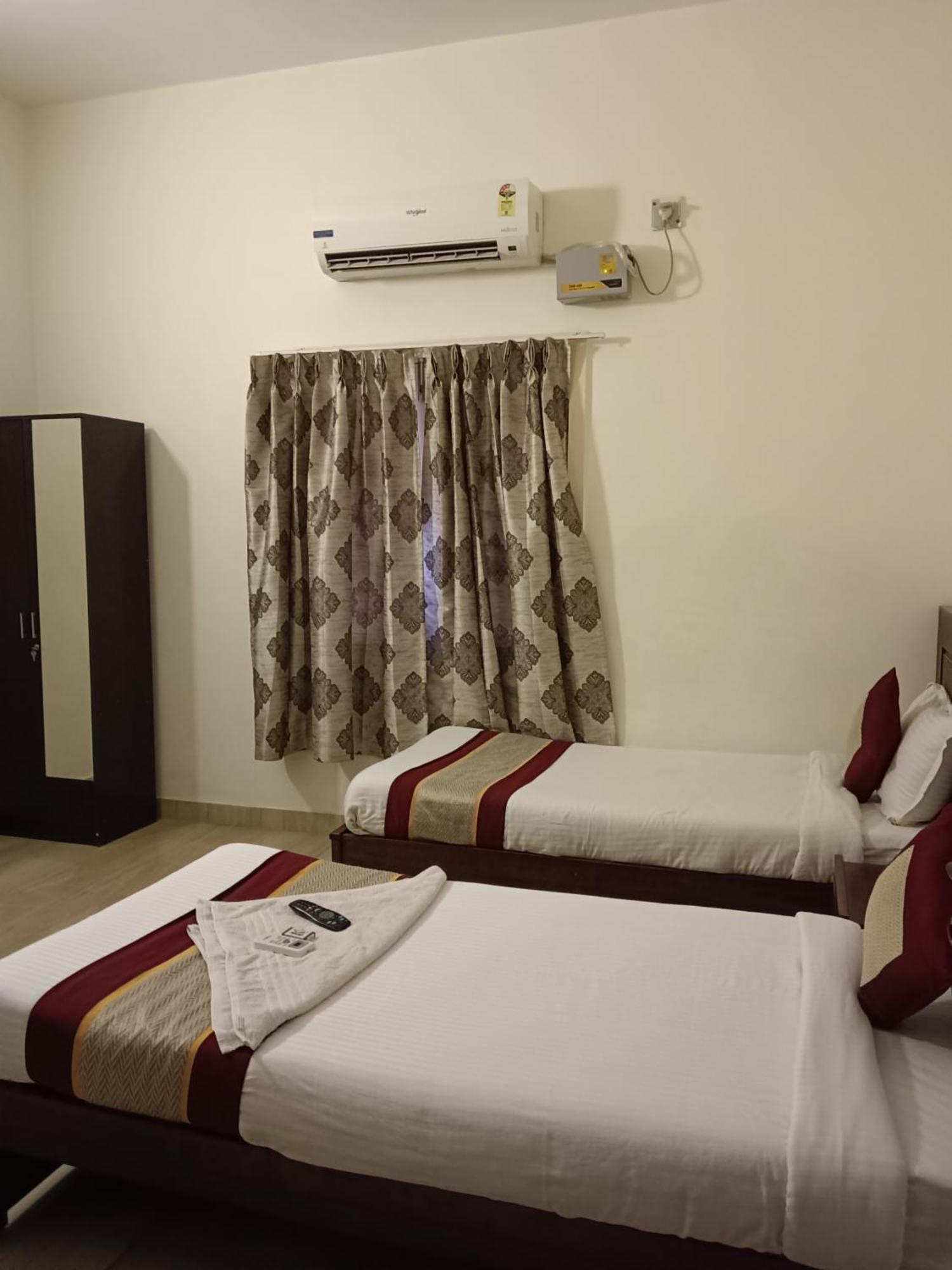 צ'נאי Iris Comfort Inn מראה חיצוני תמונה