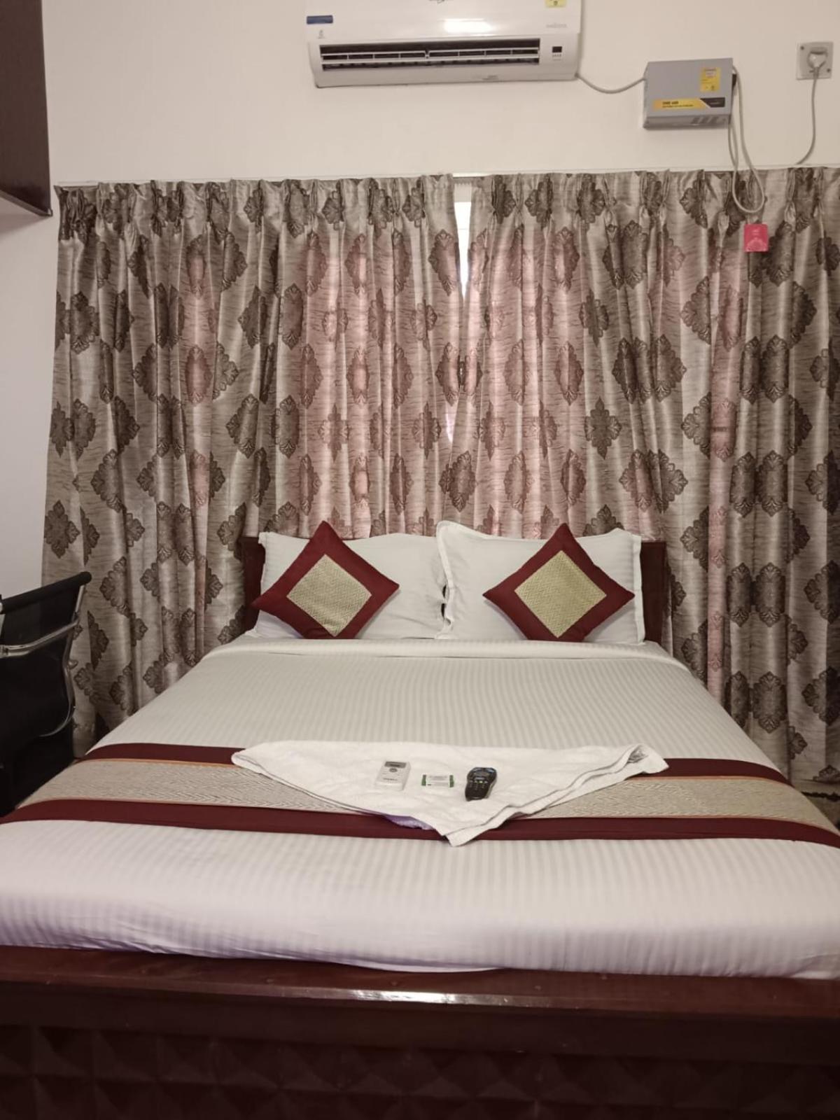 צ'נאי Iris Comfort Inn מראה חיצוני תמונה