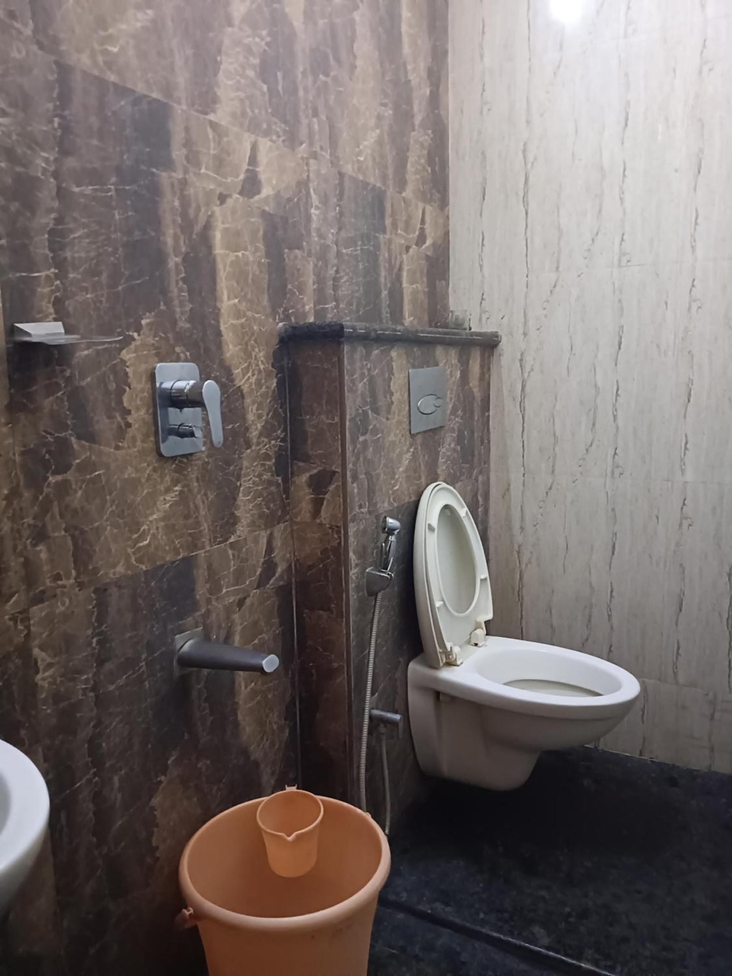 צ'נאי Iris Comfort Inn מראה חיצוני תמונה