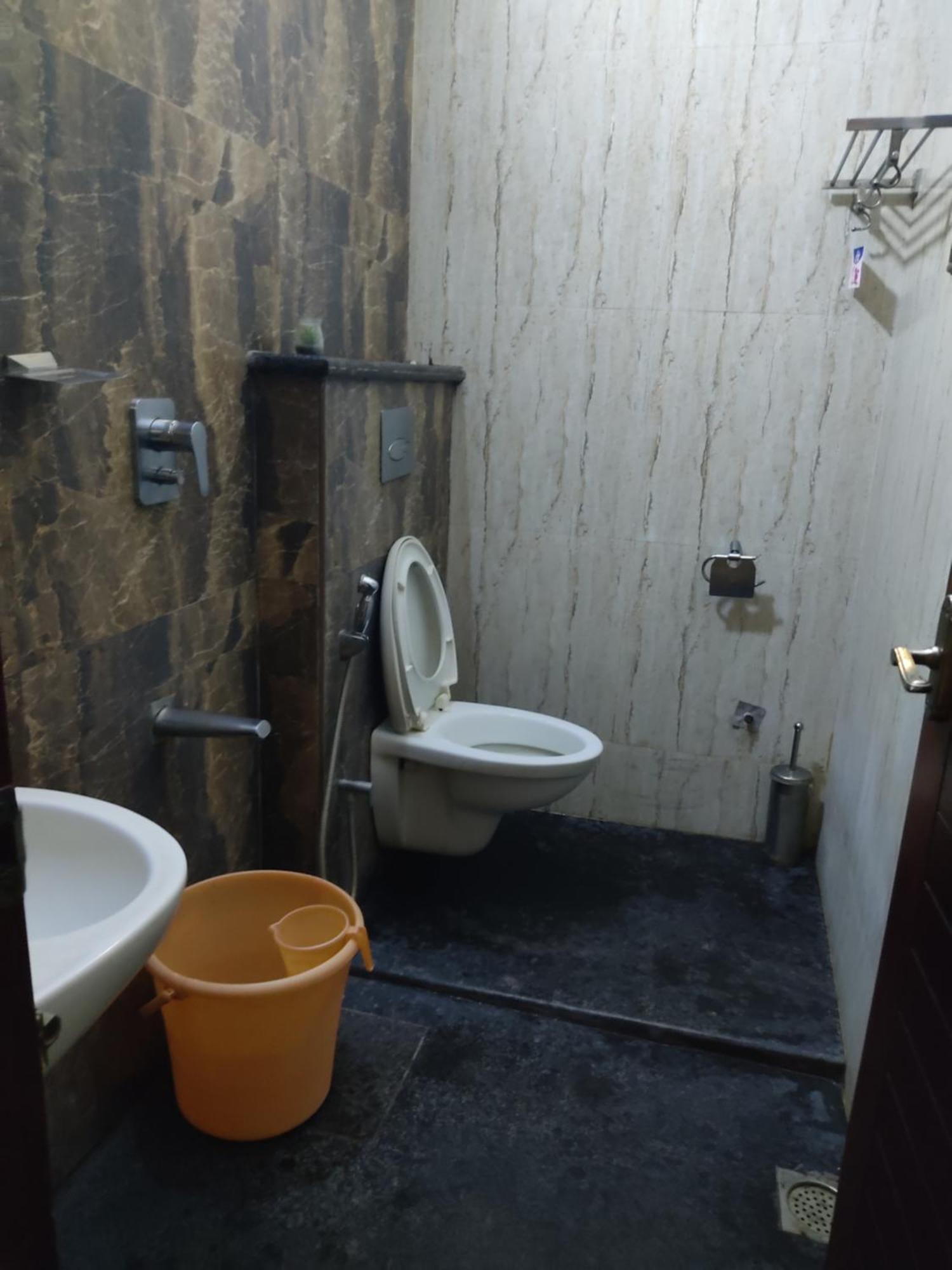 צ'נאי Iris Comfort Inn מראה חיצוני תמונה