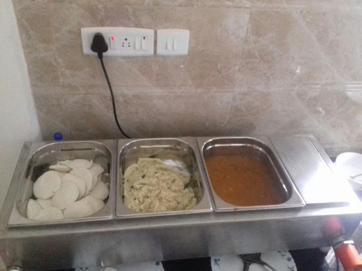 צ'נאי Iris Comfort Inn מראה חיצוני תמונה