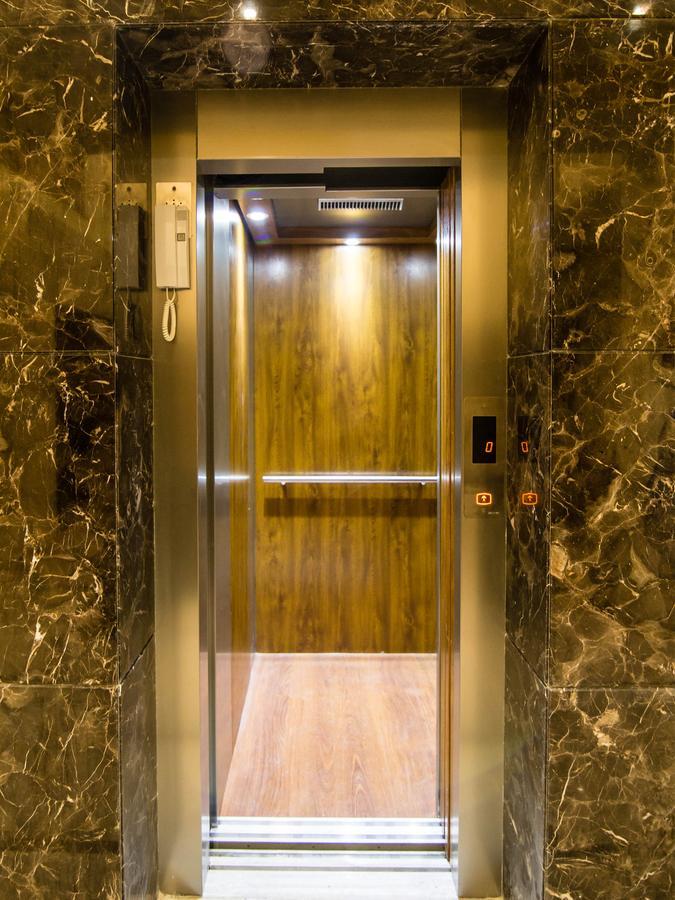 צ'נאי Iris Comfort Inn מראה חיצוני תמונה